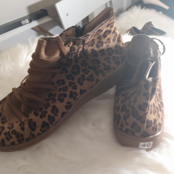New leather leapard Boots - Picture 1 of 3